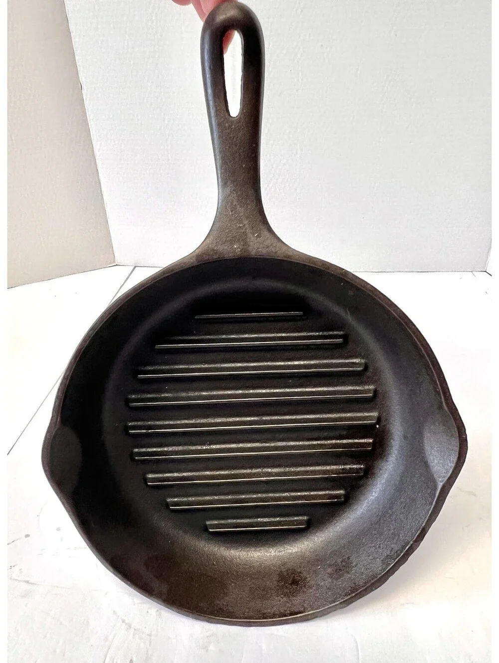 Cast Iron Skillet Pan Griller Broiler 9 Inch Cleaned & Seasoned